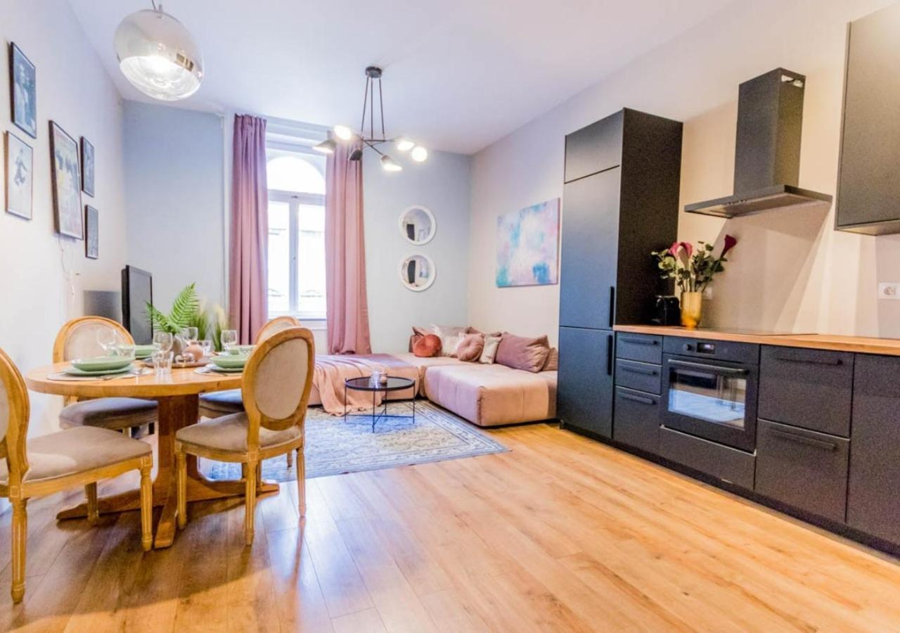 Budapest True Gem Downtown Next To Synagogue And Gozsdu Garden Area — Photos 2